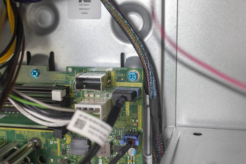 review danh gia may chu dell emc poweredge t140 5