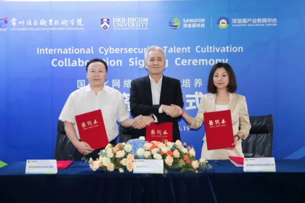 Sangfor Technologies, Thiết Lập Quan Hệ Đối Tác Với Hệ Thống Giáo Dục Group-photo-of-the-tripartite-agreement-signing-ceremony